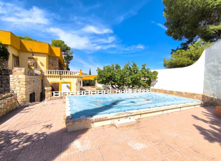 Revente - Villa -
Yecla - Inland
