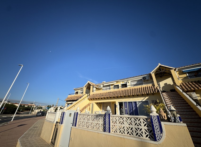 Sale - Apartment / Flat -
Alicante* - V