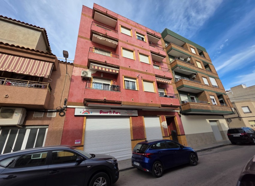 Sale - Apartment / Flat -
Almoradi - Centro