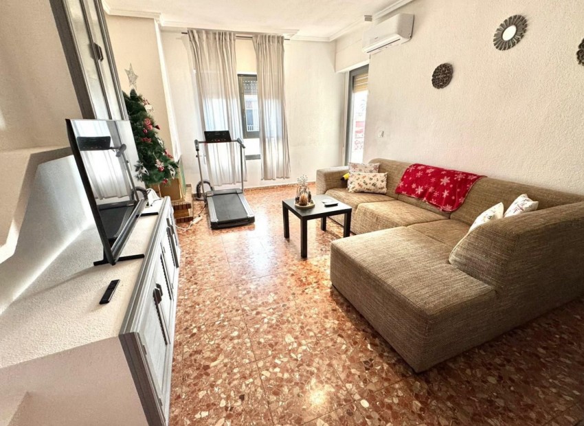 Sale - Apartment / Flat -
Almoradí