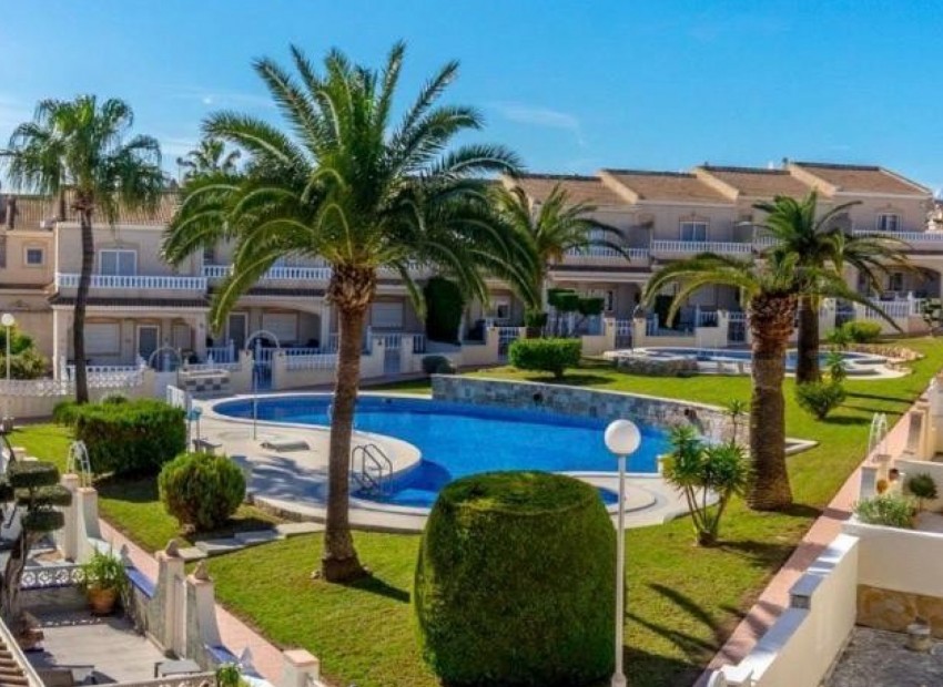 Sale - Apartment / Flat -
Cuidad Quesada* - Doña pepa