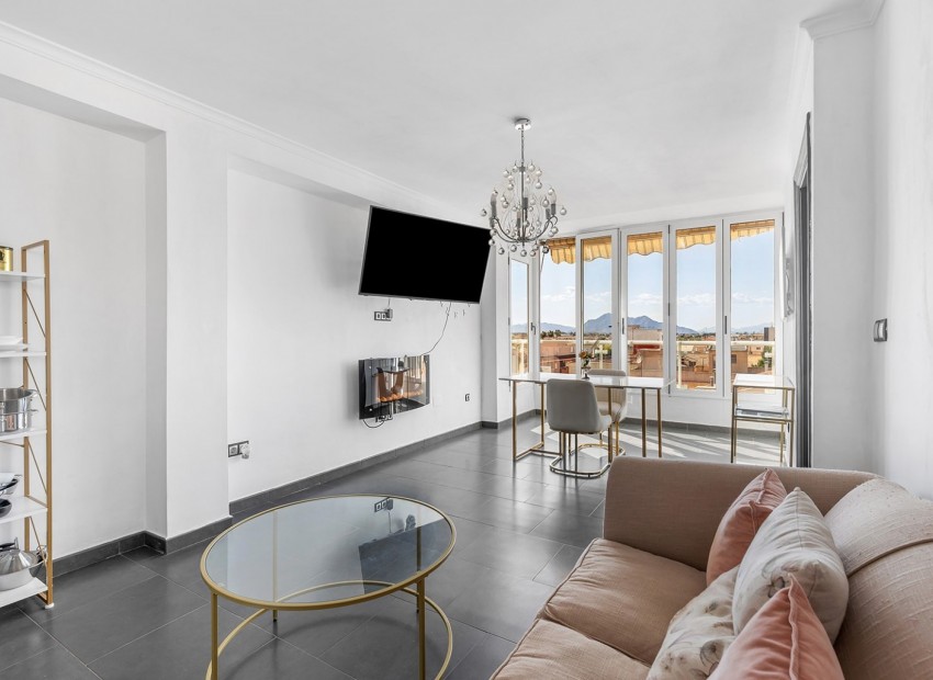 Sale - Apartment / Flat -
Daya Nueva