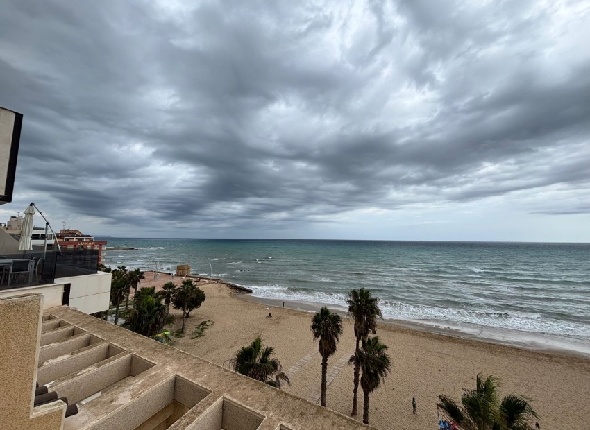 Sale - Apartment / Flat -
La Mata - Playa la Mata