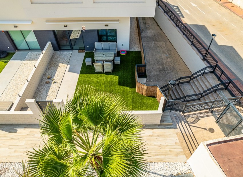 Sale - Apartment / Flat -
Lo Crispin