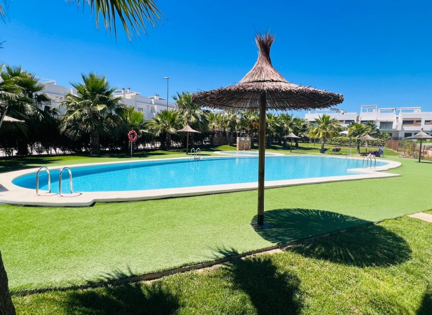 Sale - Apartment / Flat -
Los Montesinos - Entre Naranjos / Vistabella Golf