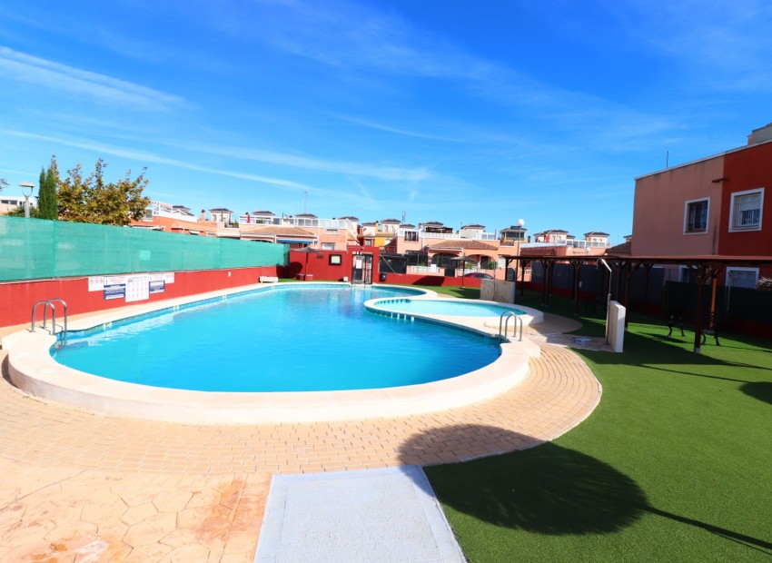 Sale - Apartment / Flat -
Los Montesinos - La Herrada
