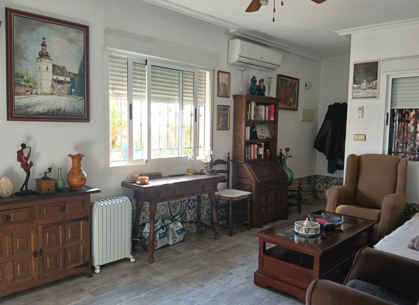 Sale - Apartment / Flat -
Los Montesinos - La Herrada