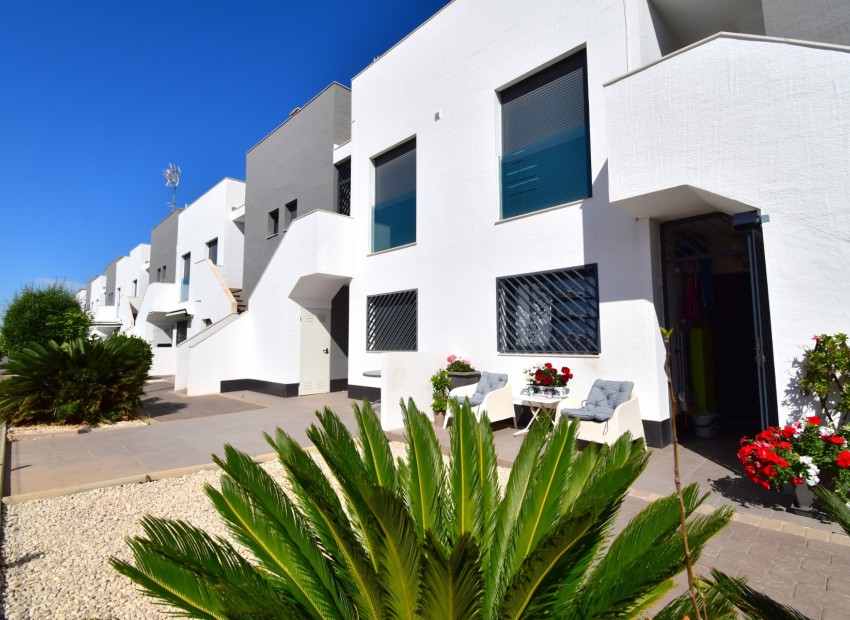 Sale - Apartment / Flat -
Orihuela Costa - La Zenia