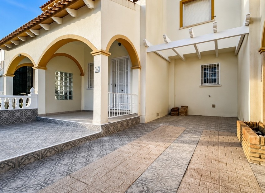 Sale - Apartment / Flat -
Orihuela Costa* - Los Almendros