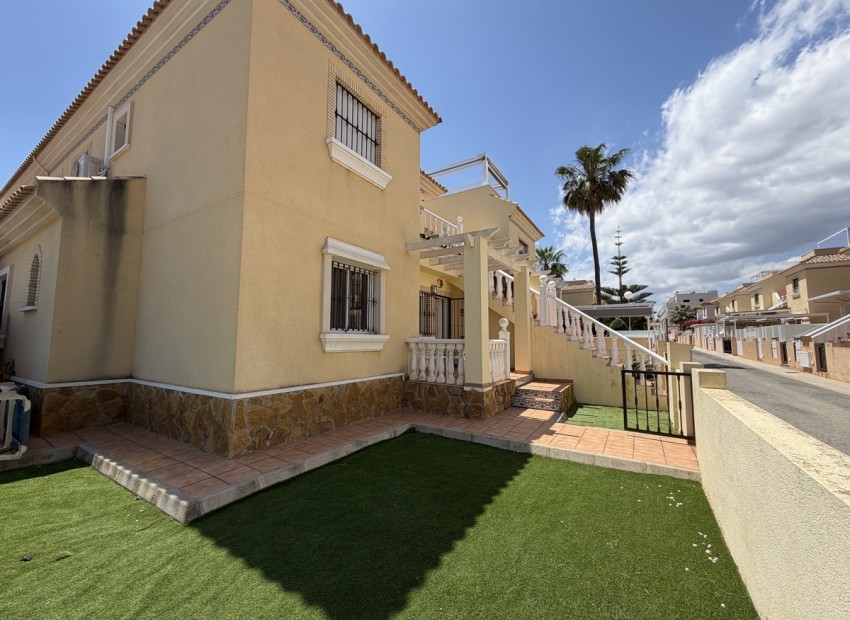 Sale - Apartment / Flat -
Orihuela Costa - Los Dolses