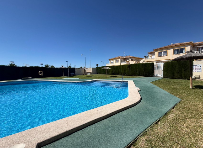 Sale - Apartment / Flat -
Orihuela Costa - Playa Flamenca