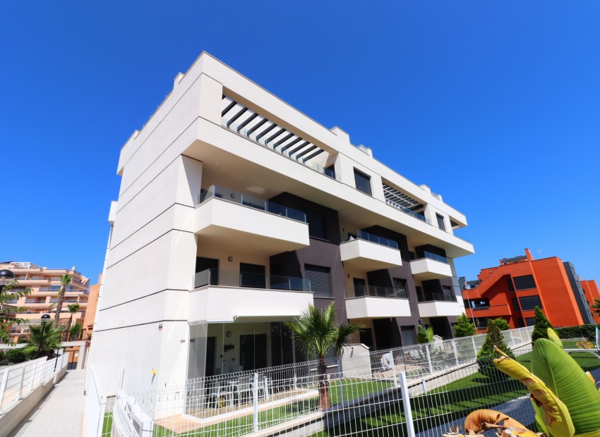 Sale - Apartment / Flat -
Orihuela Costa* - Villamartin
