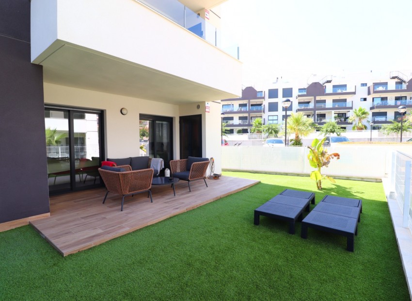 Sale - Apartment / Flat -
Orihuela Costa* - Villamartin