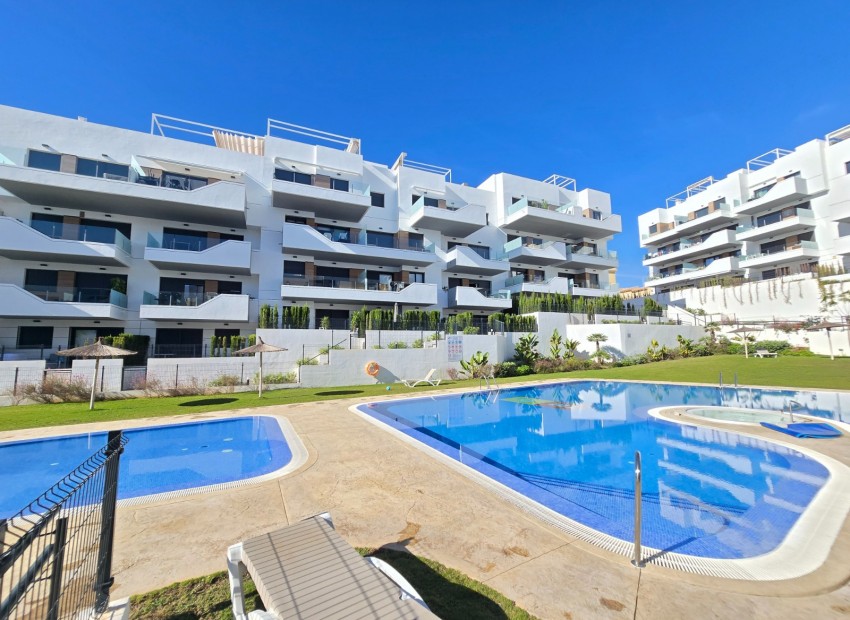 Sale - Apartment / Flat -
Orihuela Costa* - Villamartín