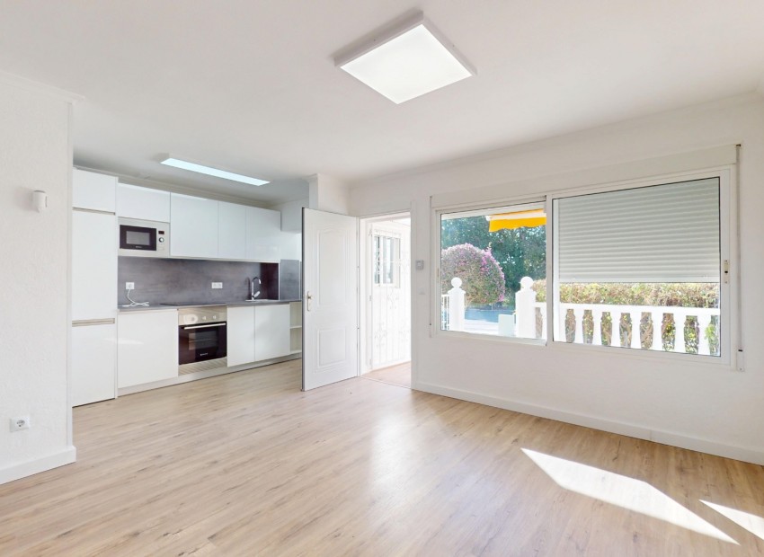 Sale - Apartment / Flat -
Orihuela Costa* - Villamartín