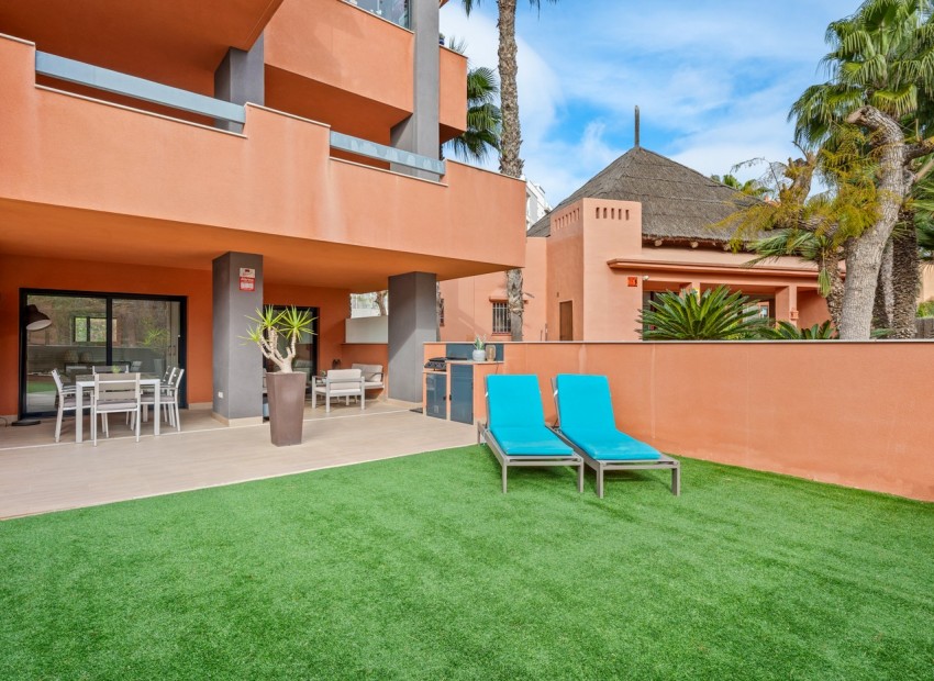 Sale - Apartment / Flat -
Orihuela Costa* - Villamartín
