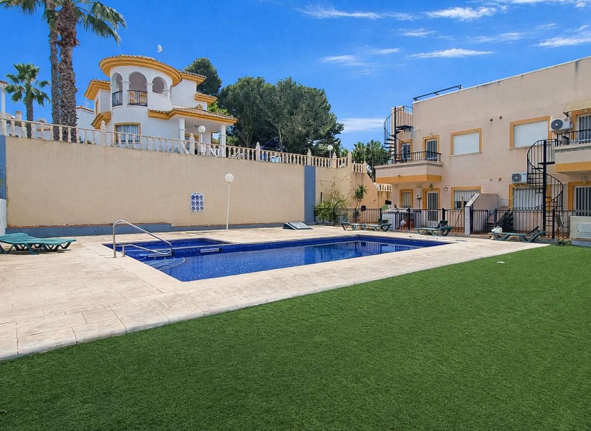 Sale - Apartment / Flat -
Orihuela Costa - Villamartin