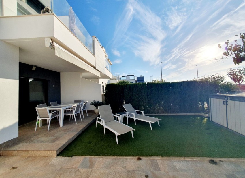 Sale - Apartment / Flat -
Pilar de la Horedada*