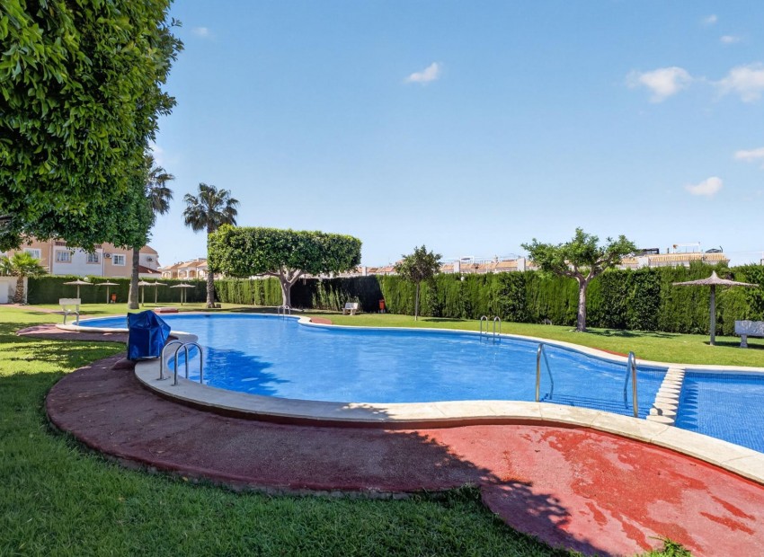 Sale - Apartment / Flat -
Torrevieja - Altos del Limonar