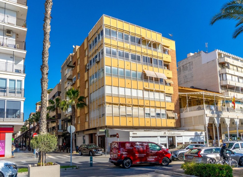 Sale - Apartment / Flat -
Torrevieja* - Centro - Muelle Pesquero