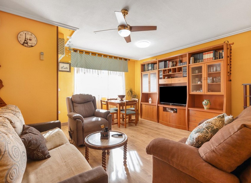 Sale - Apartment / Flat -
Torrevieja* - Estacion de autobuses