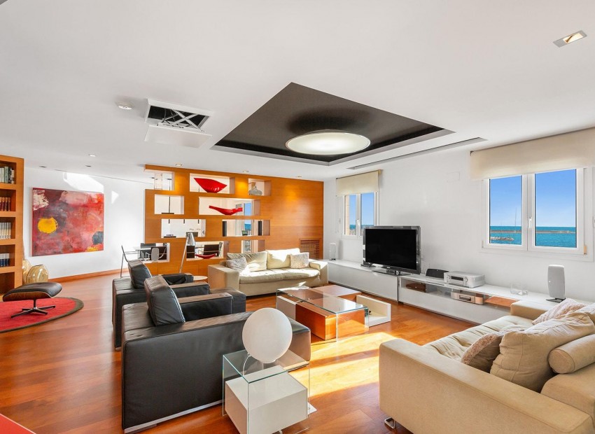 Sale - Apartment / Flat -
Torrevieja* - Paseo maritimo