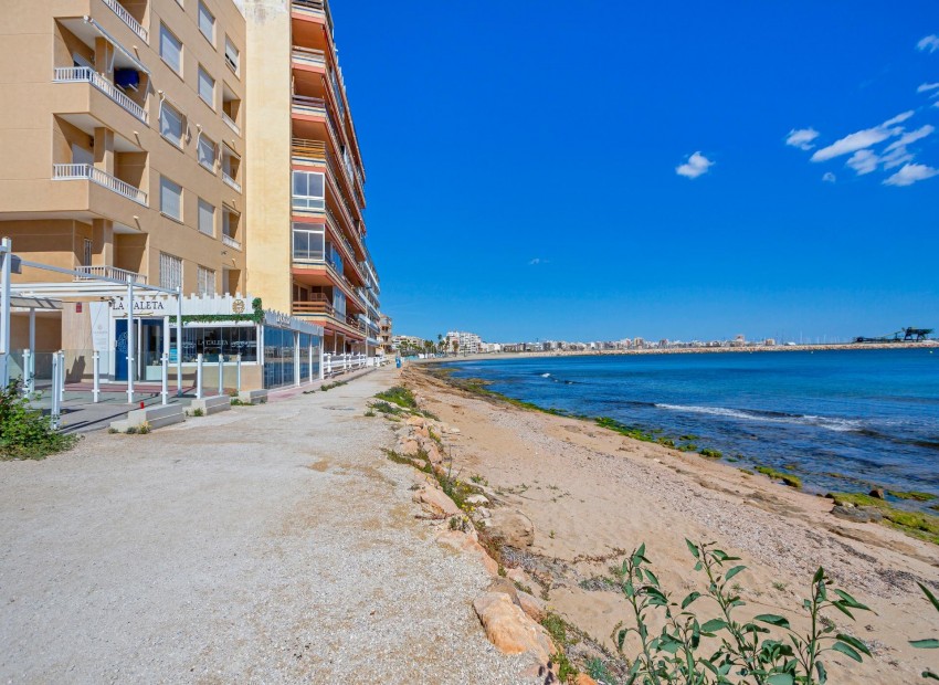 Sale - Apartment / flat -
Torrevieja - Playa de los Naufragos