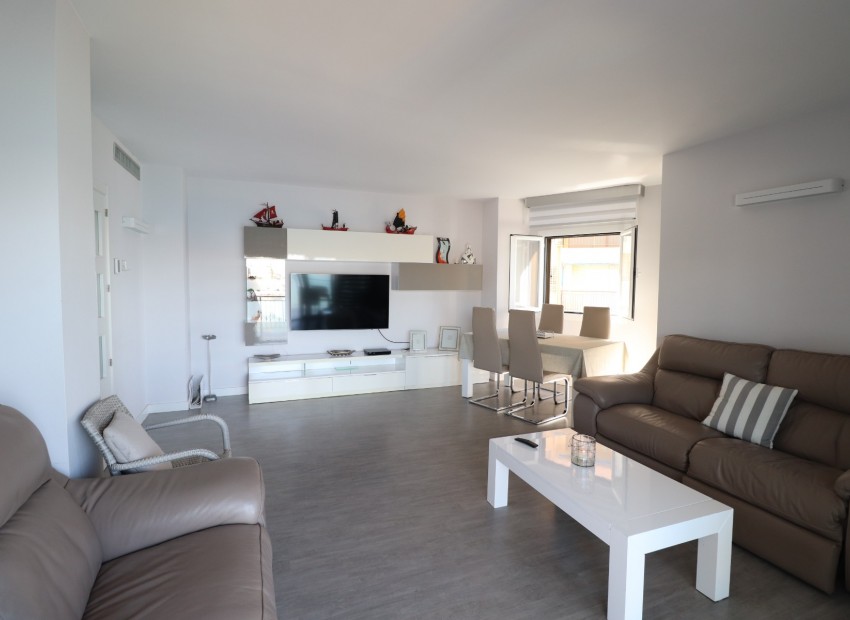 Sale - Apartment / Flat -
Torrevieja* - Playa del Cura*