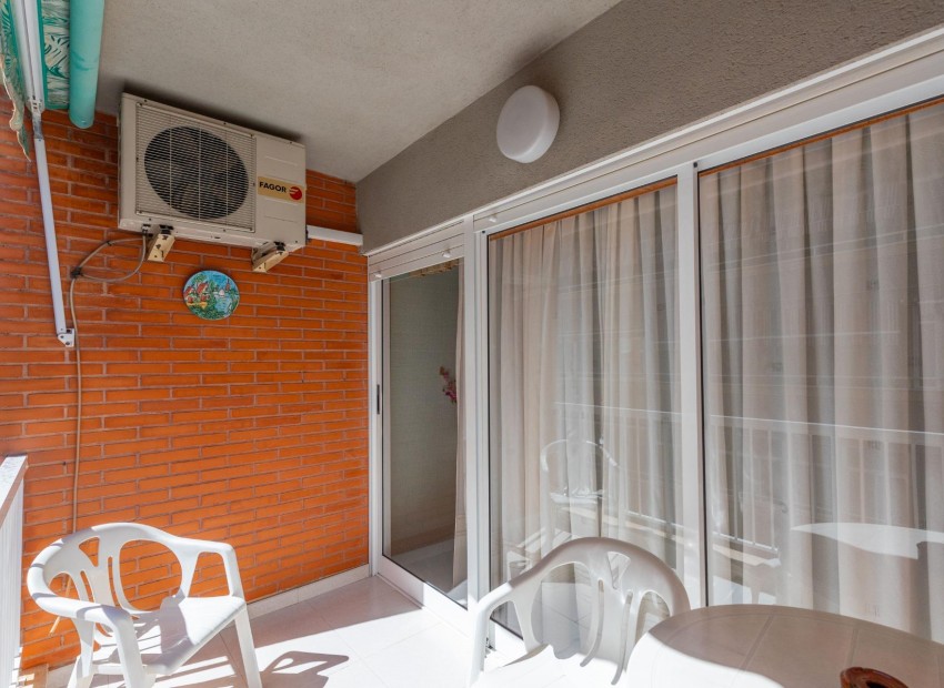 Sale - Apartment / Flat -
Torrevieja* - Playa del cura
