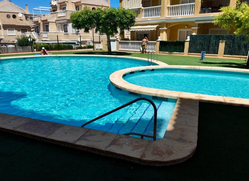 Sale - Apartment / Flat -
Torrevieja - Torreblanca