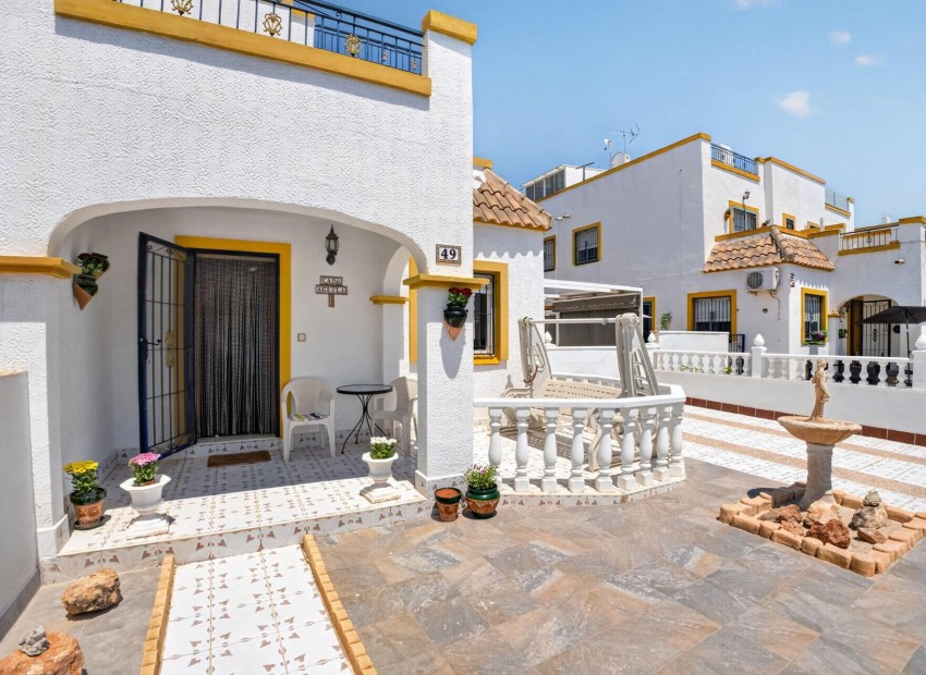 Sale - Apartment / Flat -
Torrevieja - Torretas