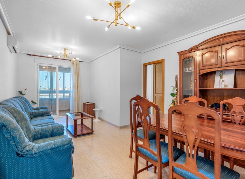 Sale - Apartment / Flat -
Torrevieja - Torrevieja - Centre