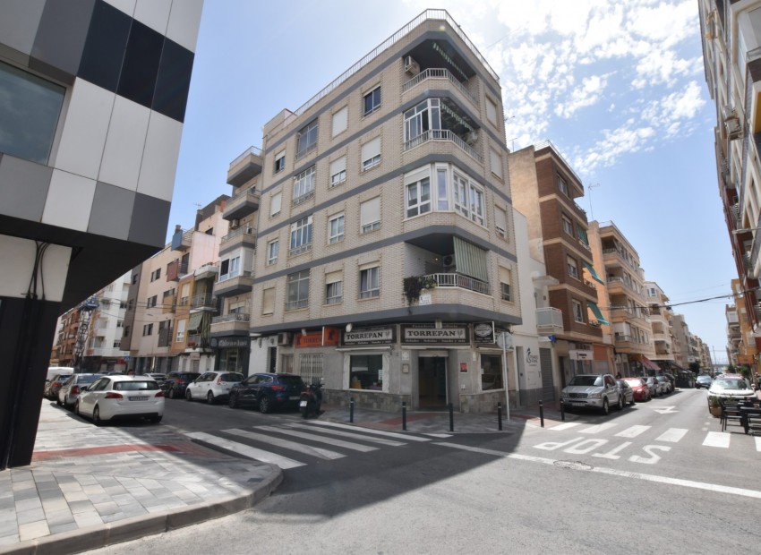 Sale - Apartment / Flat -
Torrevieja - Torrevieja - Centre