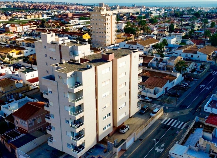 Sale - Apartment / Flat -
Torrevieja - Torrevieja - Centre
