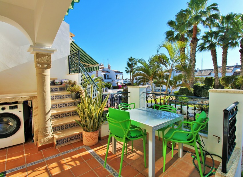 Sale - Apartment / Flat -
Villamartin - PAU 8