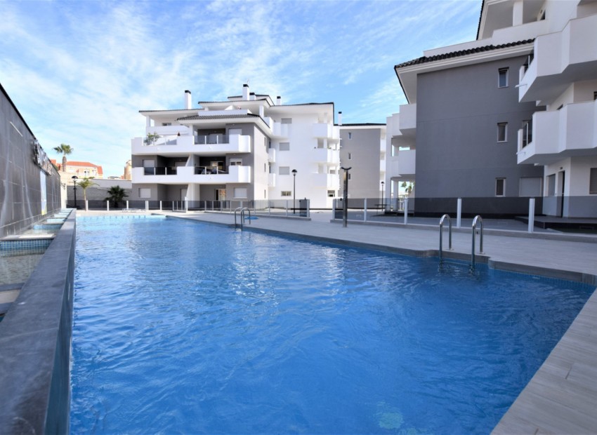 Sale - Apartment / Flat -
Villamartin