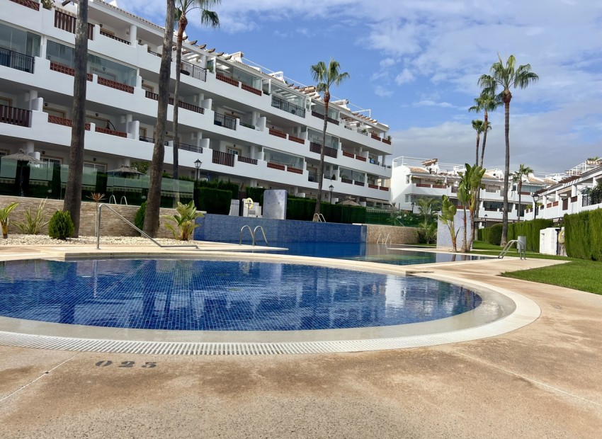 Sale - Apartment / Flat -
Villamartin