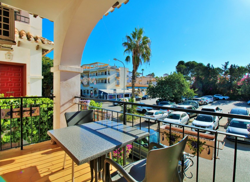 Sale - Apartment / Flat -
Villamartin