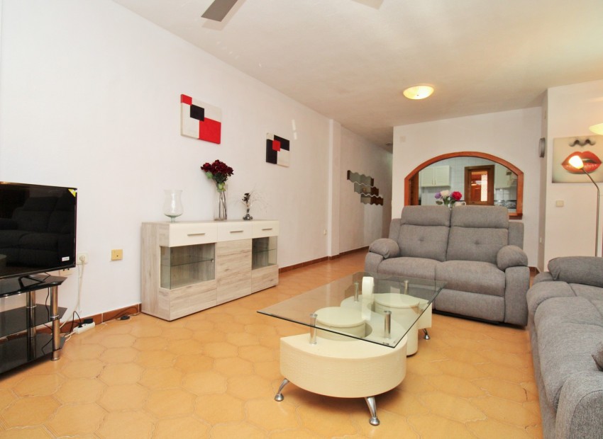 Sale - Apartment / Flat -
Villamartin