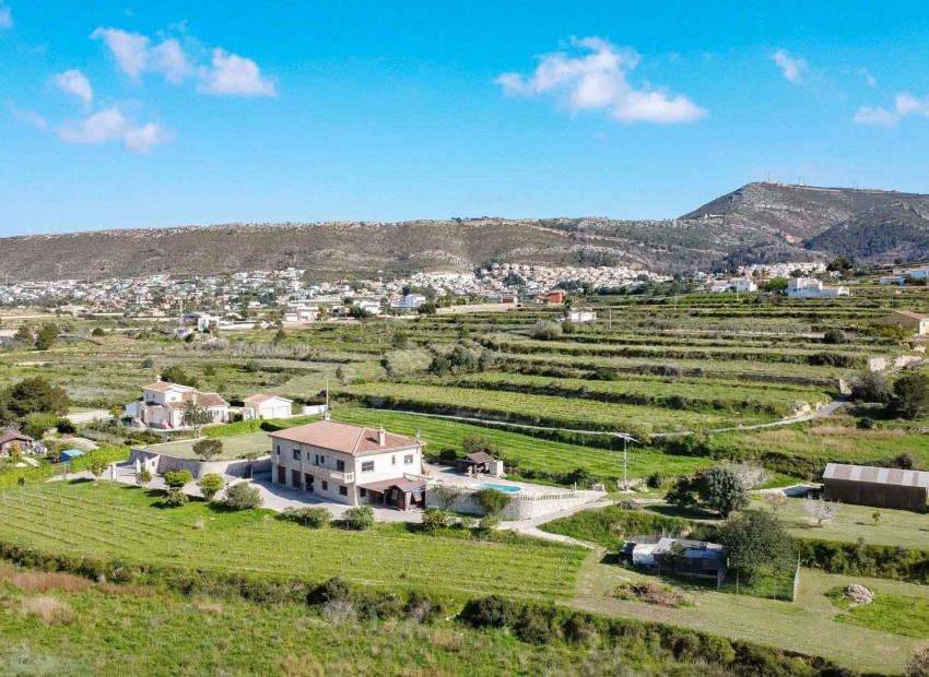 Sale - Farm -
Benitachell / El Poble Nou de Benitatxell - Centro