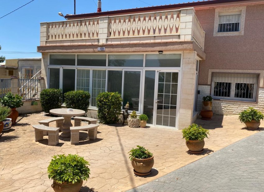 Sale - Finca / Country Property -
Alicante* - Monovar*