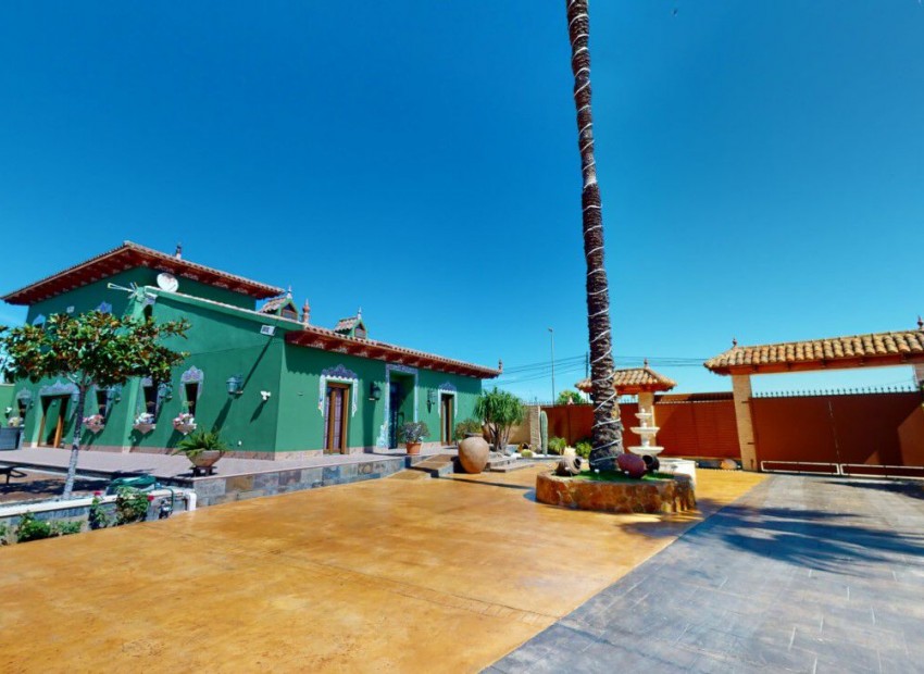 Sale - Finca / Country Property -
Almoradi - Almoradi - Country