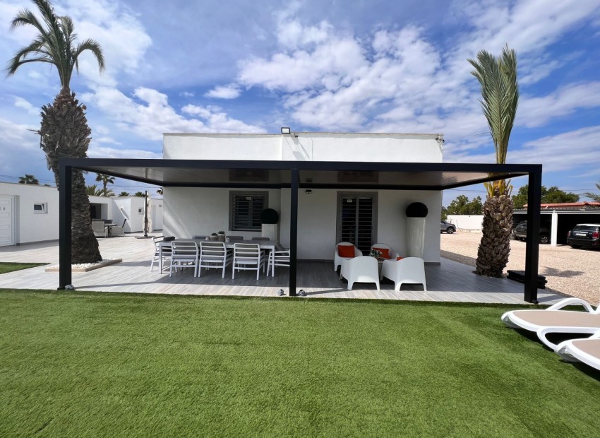 Sale - Finca Country Property -
Elche* - La Marina