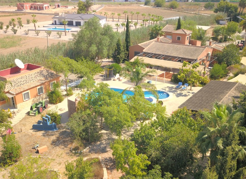 Sale - Finca / Country Property -
La Marina* - Catral*