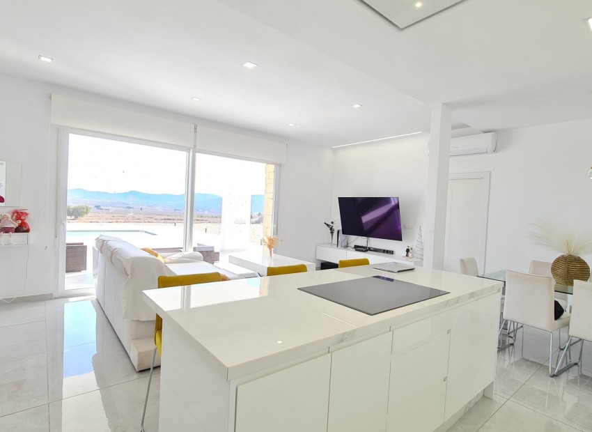 Sale - Finca / Country Property -
Pinoso - Pinoso - Country