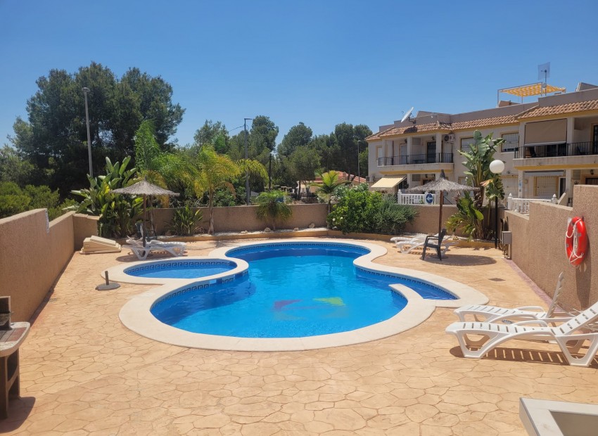 Sale - House -
Algorfa - La Finca Golf Resort