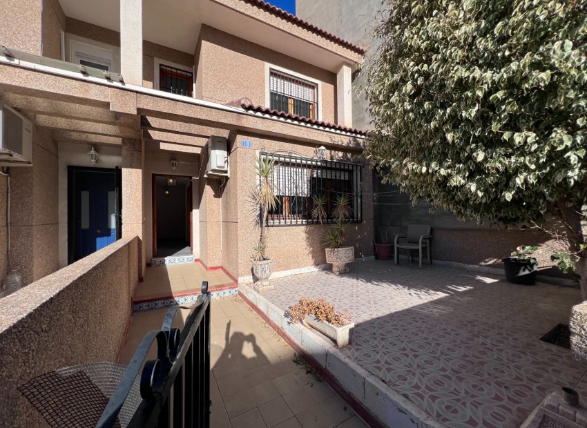 Sale - House -
Alicante* - Jacarilla*