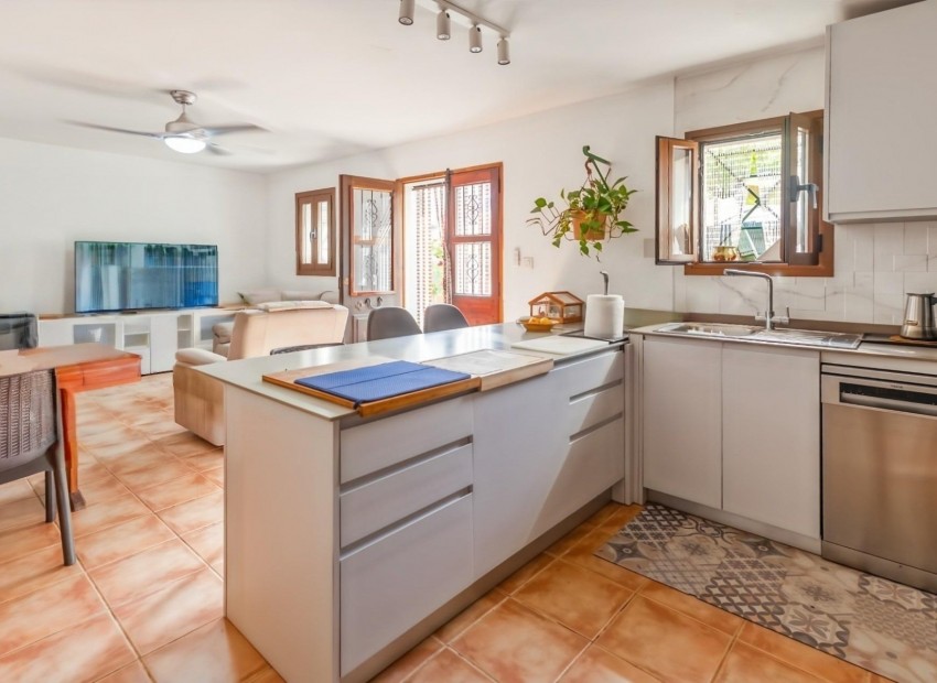 Sale - House -
ANDRATX