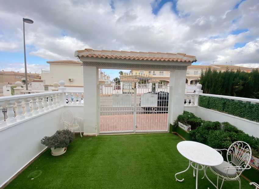 Sale - House -
Benijofar* - Monte Azul/ El Dorado