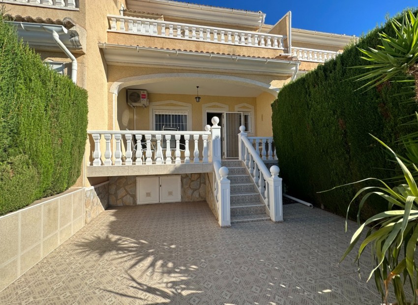 Sale - House -
Ciudad Quesada - Doña pepa